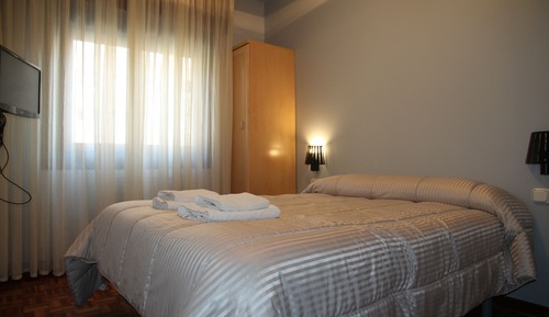 Economy Double or Twin Room with Shared Bathroom