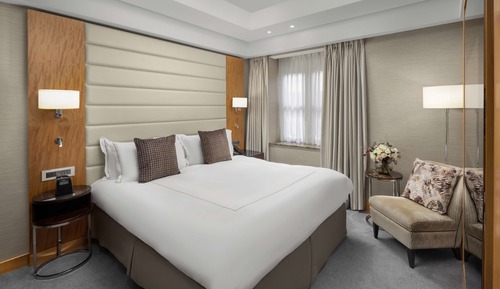 King Superior room
