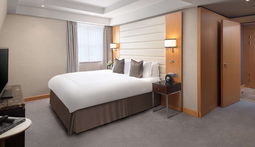 One Bedroom Deluxe Suite