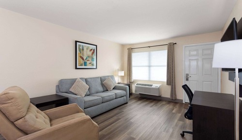 Suite, 1 King Bed, Non Smoking (One-Bedroom)