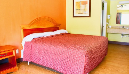 Standard Room, 1 King Bed, Accessible