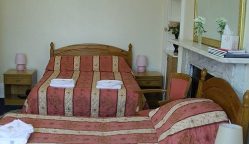 Suite, Ensuite (1 Double & 1 Single Bed)