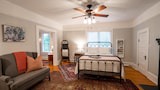 Suite, 1 Queen Bed (Rabun Suite)