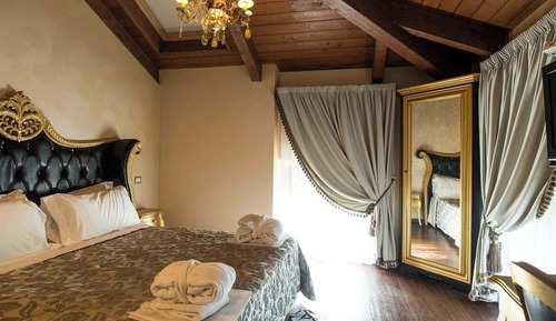 Studio Suite, 1 Double Bed, Hot Tub, Garden View