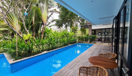 Premier Pool Suite