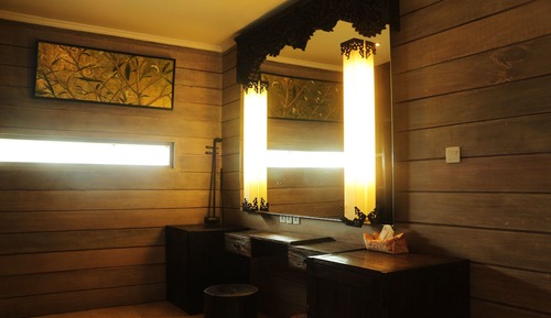 The Luxury Suite