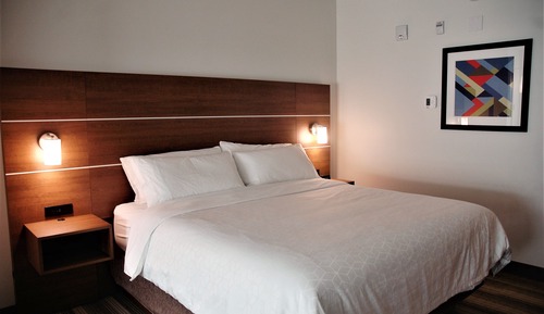 Standard Room, 1 King Bed