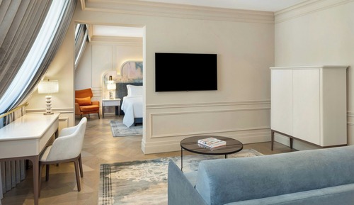 Suite, 1 King Bed