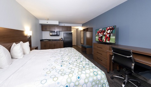 Studio, 1 King Bed (Smoke Free)