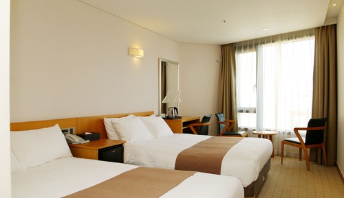 Deluxe Family Twin Room, City View
