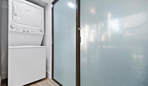 Condo (2 Bedrooms)