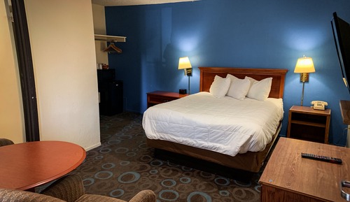 Comfort Room, 1 Queen Bed