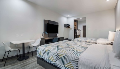 Deluxe Room, 2 Queen Beds, Non Smoking, Kitchenette