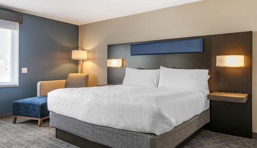 Standard Room, 1 King Bed