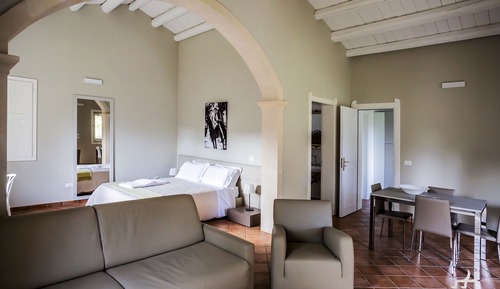 Junior Suite, Pool Access, Garden View