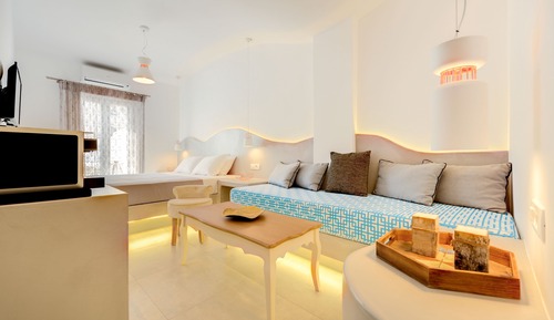 Suite with Pool View