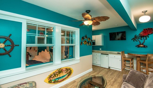 Economy Suite (Deserted Island)