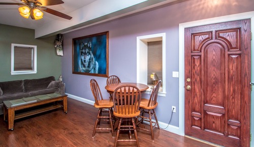 Economy Suite (Wolf Den)