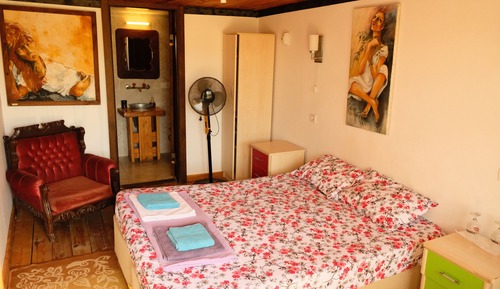 Economy Room, 1 King Bed, Accessible