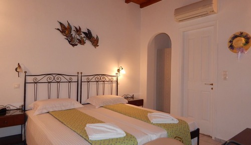 Deluxe Quadruple Room