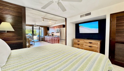 Luxury Apartment, 1 King Bed with Sofa bed, Balcony, Oceanfront A-104