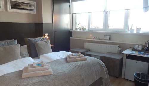 Basic Double Room, 2 Twin Beds
