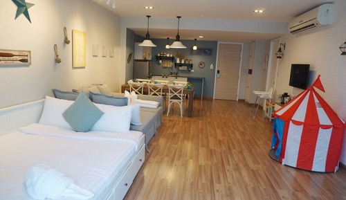 2 Bedrooms 