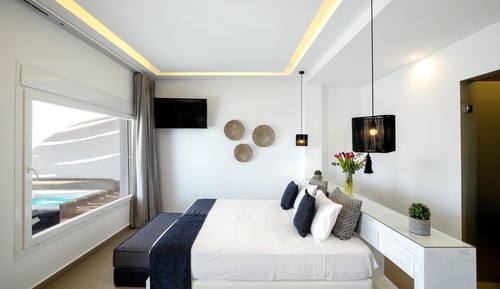 Deluxe Triple Room, Partial Sea View (Outdoor Jacuzzi)