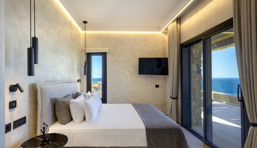 Honeymoon Retreat Suite with Private Pool and Panoramic Sea View