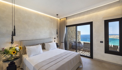 Majestic One Bedroom Villa with Private Pool and Panoramic Sea View