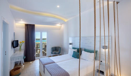 Sea View Apartment for 5 people with Balcony (Outdoor HotTub)