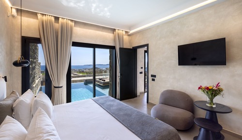 Exclusive Suite, 2 Bedrooms, Private Pool (Panoramic Sea View)