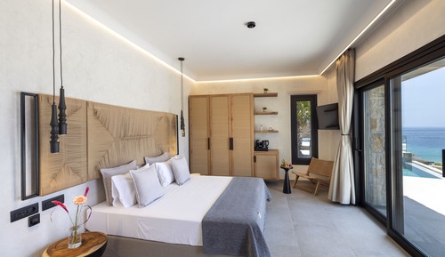 Junior Suite with Private Pool, Sea View (Private Terrace)
