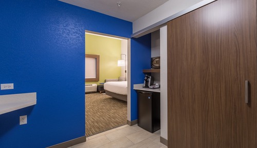 Suite, 1 King Bed, Accessible Bathtub, Non Smoking (Accessible Tub)