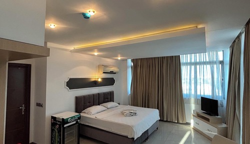 City Triple Room