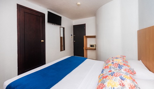 Double Room, 1 Queen Bed