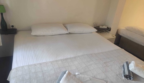 Room 7 