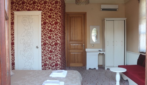 Deluxe Room, Balcony