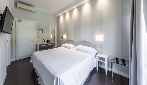 Double or Twin Room, Lake View