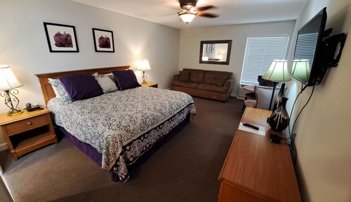 King Room 215 