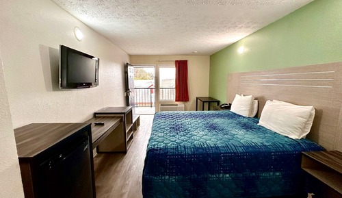 Standard Room, 1 King Bed