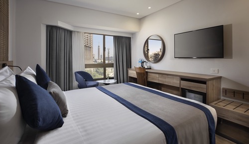 Deluxe King Room