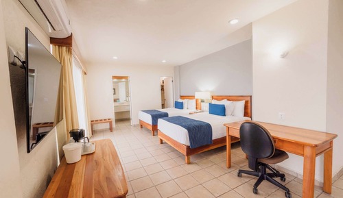 Suite, 2 Double Beds, Non Smoking