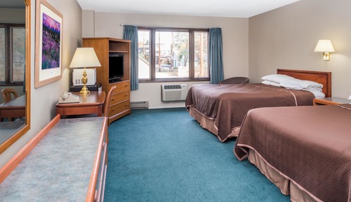 Upgraded, Deluxe Room, 2 Queen Beds, Non Smoking