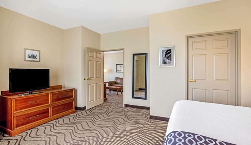 Suite, 1 King Bed, Non Smoking