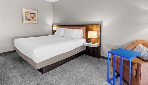 One king bed non smoking