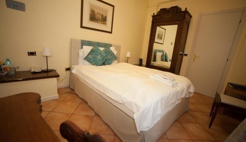 Classic Single Room