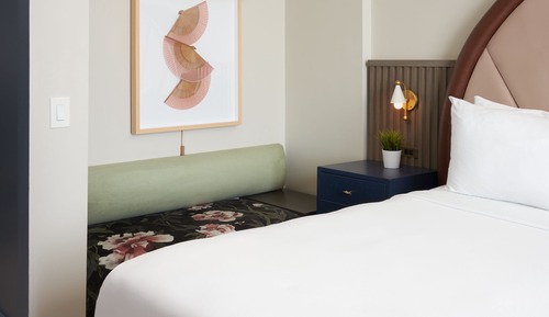 Standard Room, 1 King Bed (Mobility Accessible, Tub)