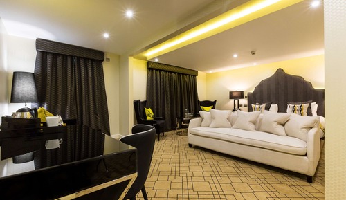 Junior Suite, 1 King Bed, Non Smoking
