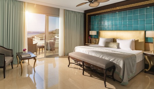 Superior Suite, 1 King Bed, Garden View